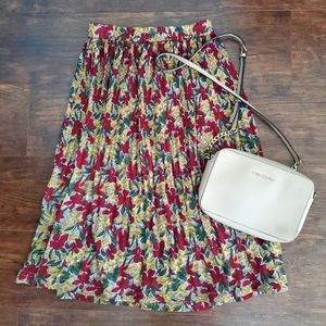 Sag Harbor petites vintage floral pleated midi sheer skirt, size S